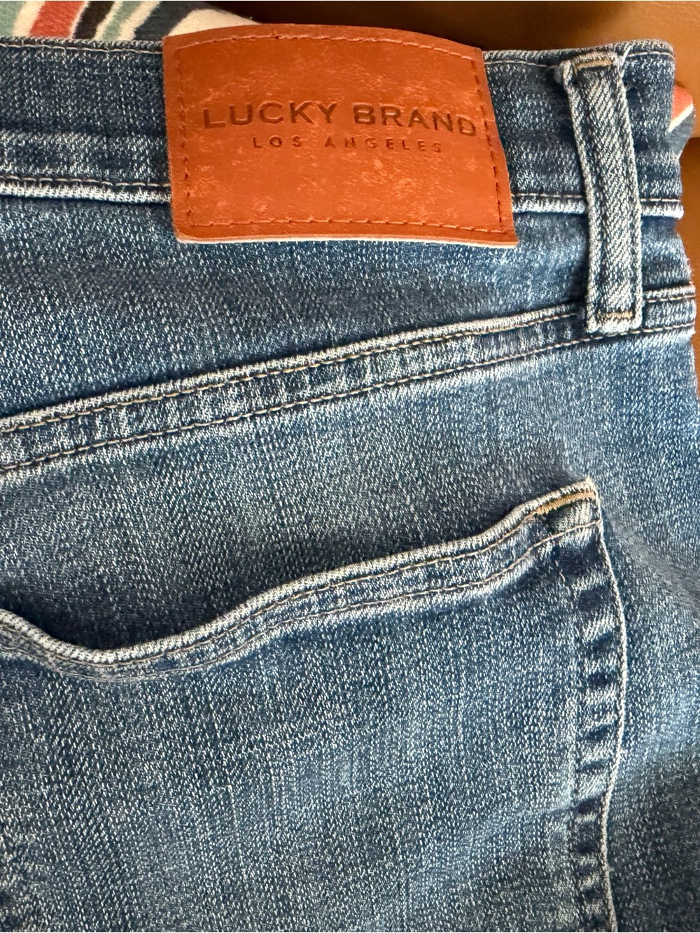Lucky Brand women’s Slim Straight Light Blue Denim Jeans with Leather Patch